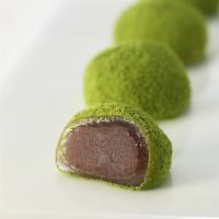 抹茶餅 MATCHA MOCHI · Sweet red bean wrapped with soft cake with green tea powder.

Shelf Life:20 days
Allergen In...