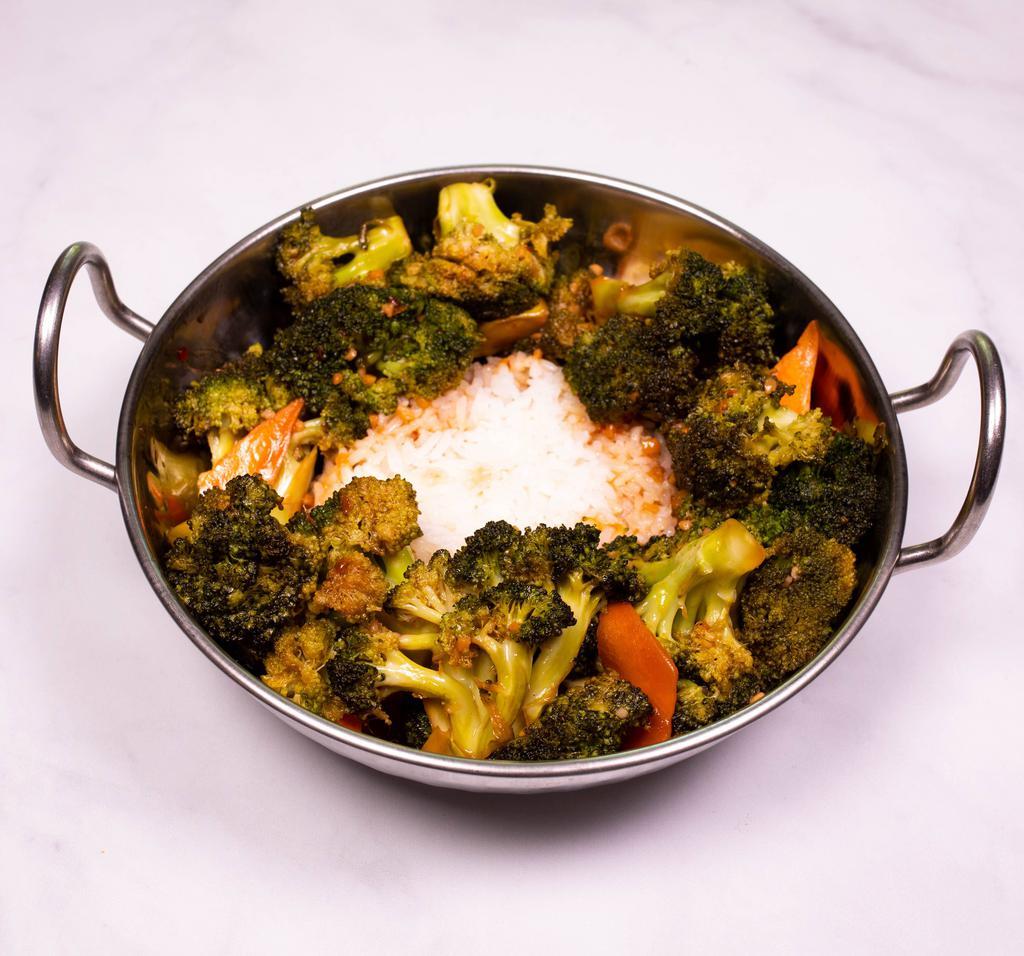 43. Broccoli with Garlic Sauce · Served with white rice. Hot and spicy.
