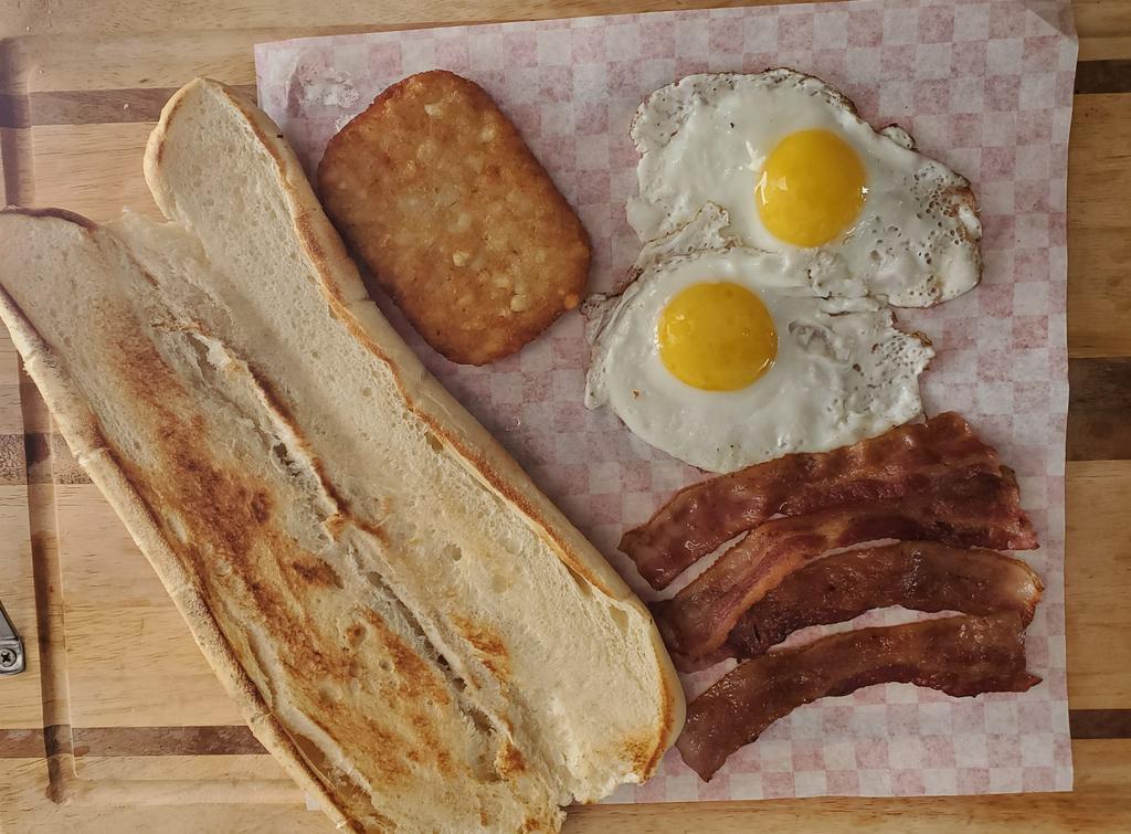 Americano Desayunos · Tostadas o panquecas, huevo entero o revuelto, tocineta, hasbrown.