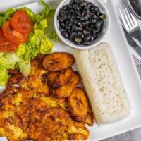 Pechuga de Pollo (Grilled Chicken) · Pechuga de Pollo, arroz, ensalada y platanos
Grilled chicken, rice, salad and sweet plantains