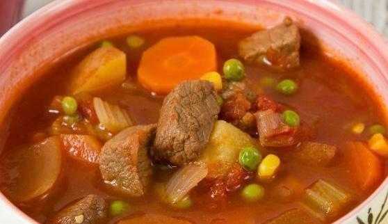 Beef soup/ Sopa de Res · Beef soup.