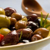 Olives marinées aux Epices Marocaines · Olives Medley Marinated in Olive Oil and Moroccan Spices
