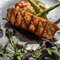 Salmon · butternut squash & white bean salad
arugula & spinach pesto