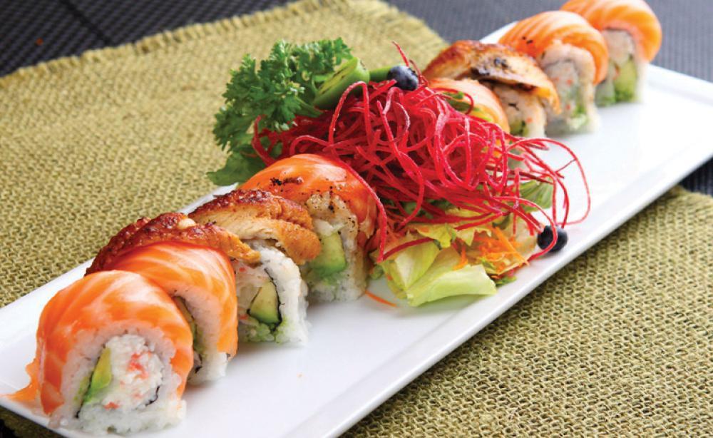 R17 TIGER ROLL · IN: CRABMEAT, AVOCADO
OUT: SALMON, BAKED EEL ON TOP
SAUCE: EEL SAUCE SPICY MAYO