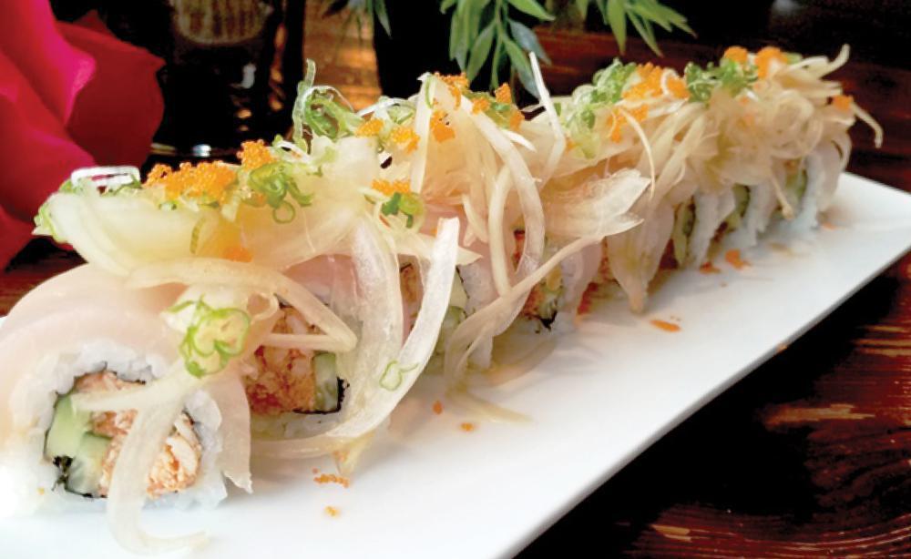 R18 THE MOON ROLL · IN: SPICY ALBACORE, CUCUMBER
OUT: SEARED ALBACORE, RED ONION ON TOP.
SAUCE: SPICY PONZU