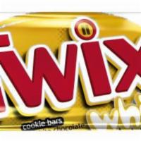 Twix, White Chocolate Caramel Cookie Bar 2.64 Oz. ·  Count of 20 Twix Caramel White Chocolate Cookie Bars, Sharing Size. Twix Caramel Cookie Bar...