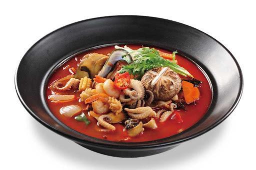 Jjam Pong (짬뽕) · Spicy seafood and vegetable soup with Udon noodle. Served spicy.