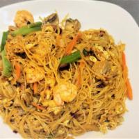 39. Singapore Rice Noodles · Hot and spicy.