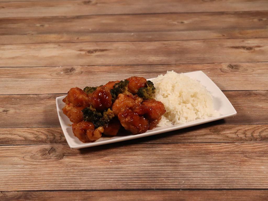 45. General Tso's Chicken Special · This plate was devised by a private chef of General Tso's who was a famous general in the Szechuan army. Hot and spicy.