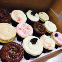 One Dozen Regular Cupcakes · Baker's selection.