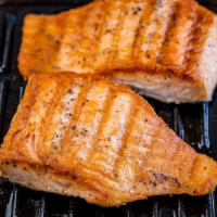 Grill Salmon Salad · GRILL SALMON SALAD  WITH SCALLIONS, TOMATO,MIXED GREEN,RED ONION,CARROT,CUCUMBER WITH.  PEAN...