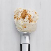  New York Cheese Cake Ice Cream · Comes with cheese cake pieces.