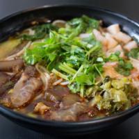 Beef Tendon Mifen and Noodle （牛筋粉） · 