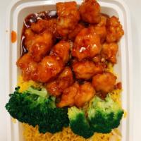 C5. General Tso's Chicken Combo Platter · Hot and spicy. Substitute white meat for an additional charge.