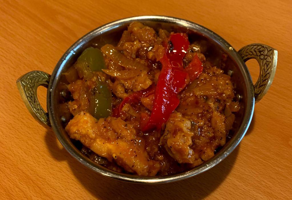 Chicken Chili · Roasted chicken cooked with onions, bell peppers (red, yellow and green), chili powder, cumin, red pepper flakes, cayenne and salt. 
