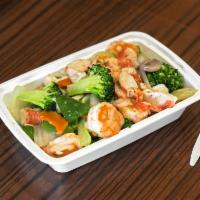 H2. Seafood Combination Chef's Specialty · Lobster, fresh jumbo shrimp, scallop and meat seafood with Chinese vegetables.