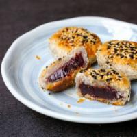Red bean puffs 豆沙酥饼4 · Ingredients: red beans paste, flour