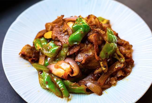 Double cooked pork belly 回锅肉 · Ingredients: pork, garlic, black bean sauce, Szechuan pepper oil, chili oil, sesame oil
