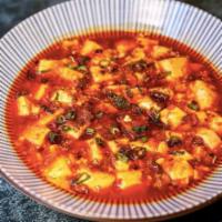 Mapo tofu 麻婆豆腐 · ingredients：tofu, garlic, scallion, chili oil, Szechuan pepper oil