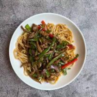 Noodles w. beef & pepper 小椒牛肉丝拌面 · Ingredients: noodles, beef, hot pepper, onion, pepper
