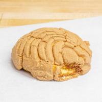 Concha de Chocolate · The name means shells, and are perhaps the most popular of the Mexican pan dulce. This pillo...