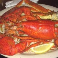 Steamed Lobster Platter · Shrimp, crab legs, garlic white wine sauce.