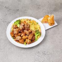 S19. Sesame Chicken Combo · Served with pork fried rice and a choice of egg roll or canned soda. 