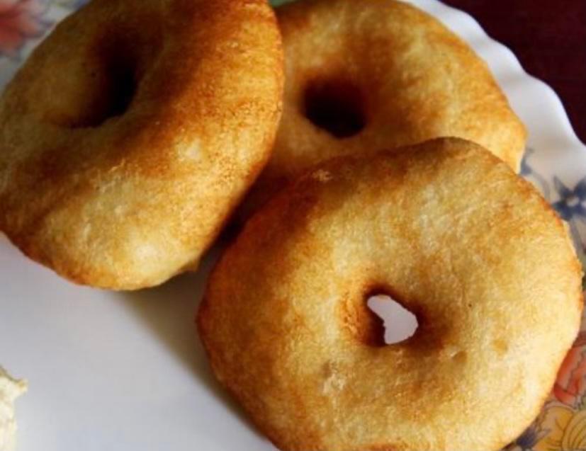 Medu Vada · South Indian fritter made with urad dal in donut shape crispy exterior outside and soft interior.