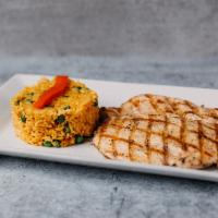 Pollo a la parrilla  · Grilled chicken breast with saffron rice