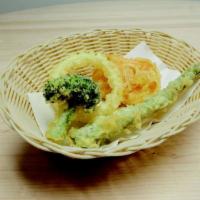 Vegetable tempura appetizer · Batter-fried vegetable with tempura dipping sauce
