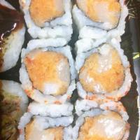 Spicy Crunchy Scallop Roll · Fresh scallop with  tempura flakes, caviar and spicy mayo. Hot and spicy. (6 Pieces)