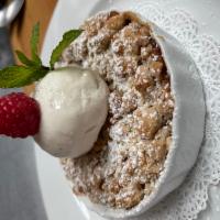 Apple tart · Granny Smith Apples, cinnamon, brown sugar, butter and vanilla ice cream 