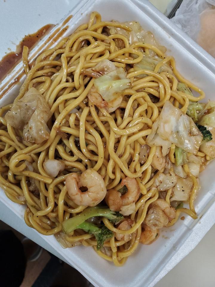 Combination Lo Mein · Chicken and Beef and Shrimp