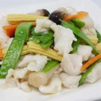 Fish Fillet with Vegetables · 清炒龍利球