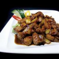 Cubed Beef Steak with Garlic Butter Sauce · 牛油牛肉丁