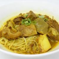 (PHO) Curry Beef Stew Noodle Soup · 咖喱牛腩粉