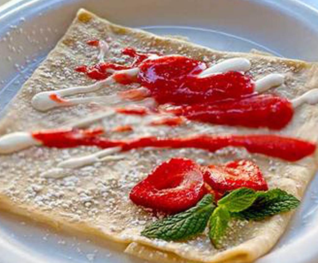 Strawberries, Creme Fraiche ＆ Berry Coulis Crepe · 