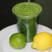 Green Detox · Spinach, kale, green apple, half lemon, ginger, cucumber, celery, parsley. 
