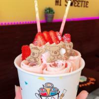 1. Pink Berry Rolled Ice Cream · Base: vanilla ice cream with strawberry. Topping: strawberry whipping cream, bear cookie, st...