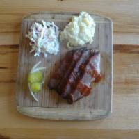 One Meat Plate  · Choice of meat and 2 sides; includes sliced bread, sauce, and bag of pickles & onions