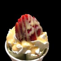 1. Frozen Green Ice Cream · Green tea ice cream mixed with fresh strawberry.