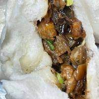 Minced Pork Bun with Preserved Vegetable 梅菜鲜肉包 · 