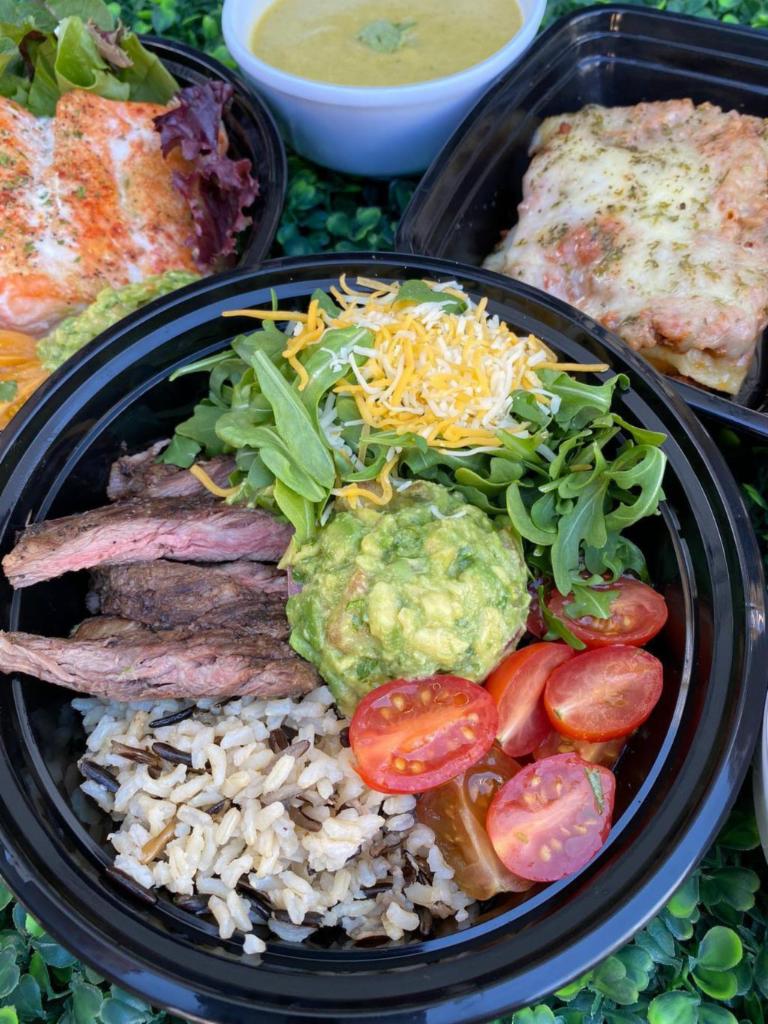 Nutri-Bowl Steak · Our nutri-bowls are simple and easy to make. You choose what you want and we prepare it for you! It's a bowl with one protein and 5 sides (all in the same plate) Choose steak or chicken or salmon or shrimps and 5 sides. It's that simple!