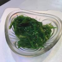 Seaweed Salad Plate海藻沙律 · Vinegar, pepper flakes, a variety of seaweeds, and sesame seeds.