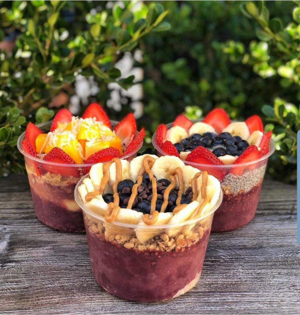 Pitaya & Berries Bowl - Vegan  · 100% Natural Pitaya, Granola,Almonds, Organic Agave, Blueberry, Strawberry, Banana, Coconut.