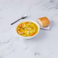 Chicken Soup · Sopa de pollo.