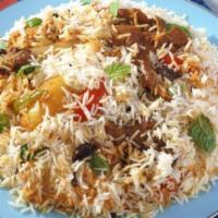 Chicken biryani w soda  · Traditional chicken and rice cook together  
Choose soda any kind can 