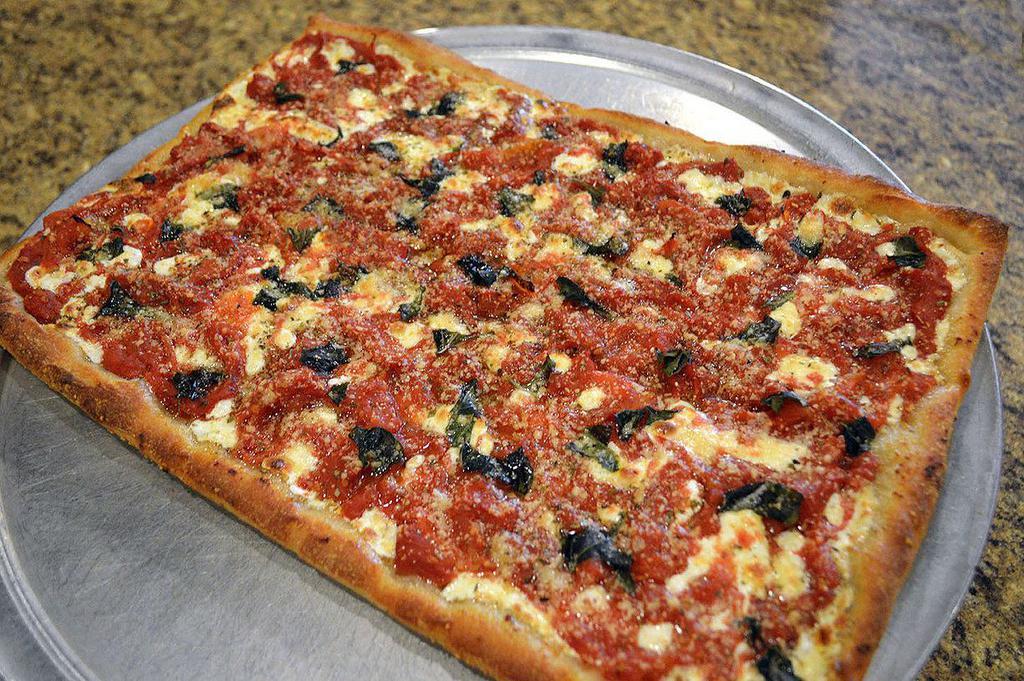 Gino's Pizzeria · Italian · Pasta · Pizza · Salads · Sandwiches
