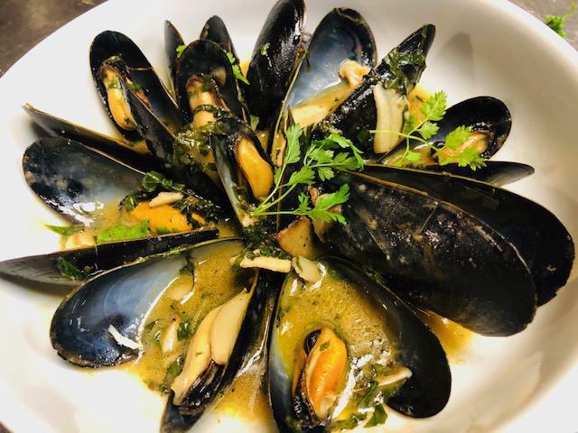 Steamed mussels · fresh mussels with garlic in white wine sauce