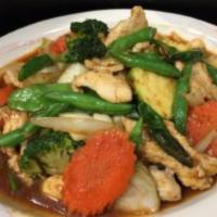 27. Pad Prik Khing · Choice of protein sauteed with fresh mixed vegetables with green beans and curry paste.
JASM...